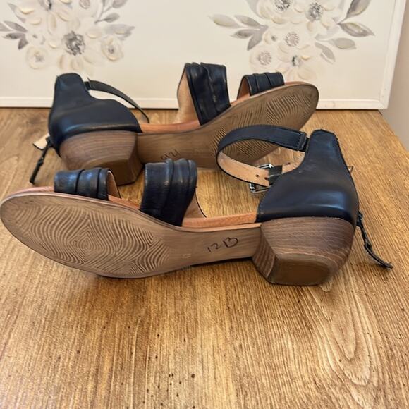 Miz Mooz Cassie Heeled Sandals in Navy Leather Women’s 41 Wide - Picture 12 of 14